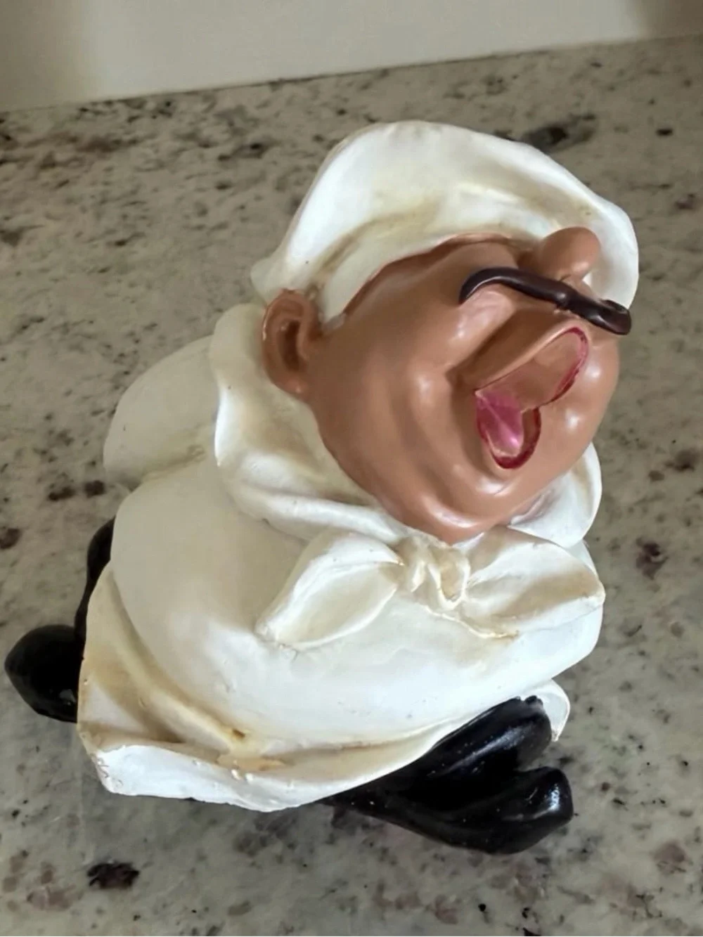 NEW/BOX Whimsical Kneeling Fat Chef Resin Freestanding Oil or Wine Bottle Holder